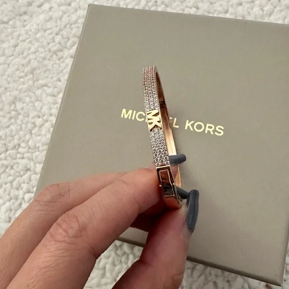 Michael Kors kids bracelets - Picture 2 of 13